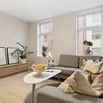 Large Apartment, And Quiet In شقة Ålesund