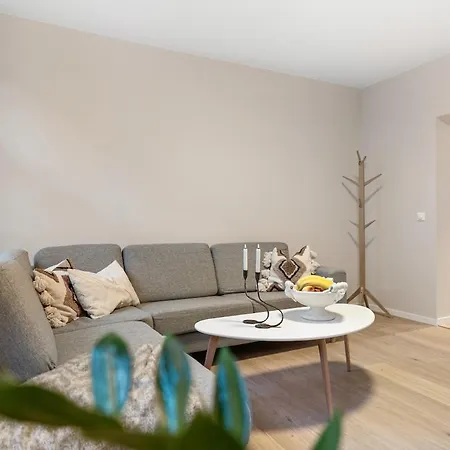 Large Apartment, And Quiet In Lägenhet