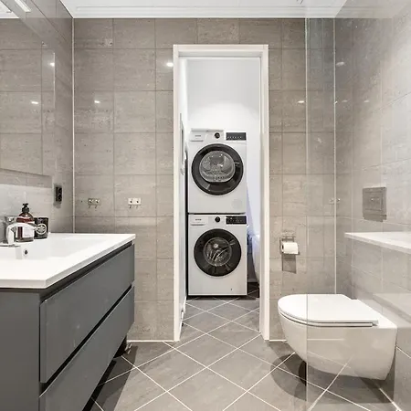 Leilighet Large Apartment, And Quiet In *