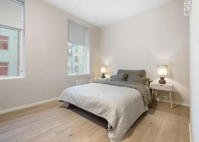 Lägenhet Large Apartment, And Quiet In