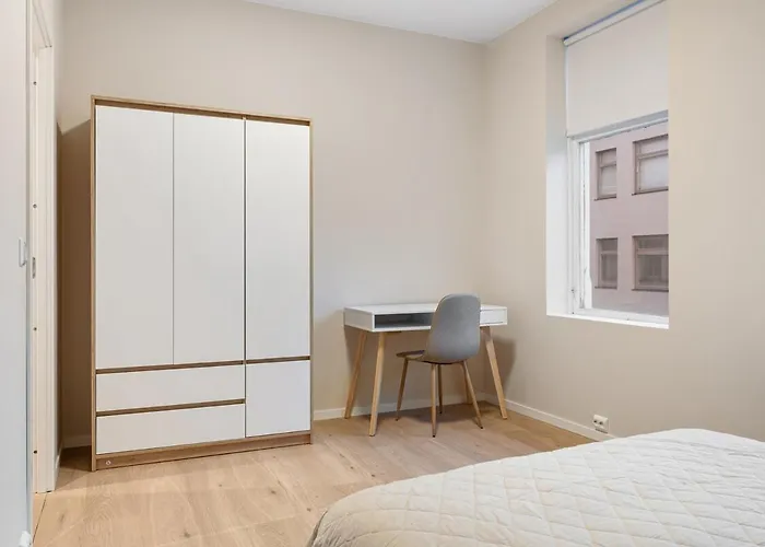 Leilighet Large Apartment, And Quiet In